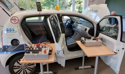 Elektrische auto in klaslokaal